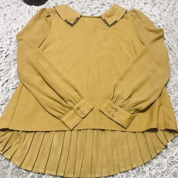 Esley yellow blouse long sleeve pleated on the back w/ beaded collar top size S - Picture 3 of 10